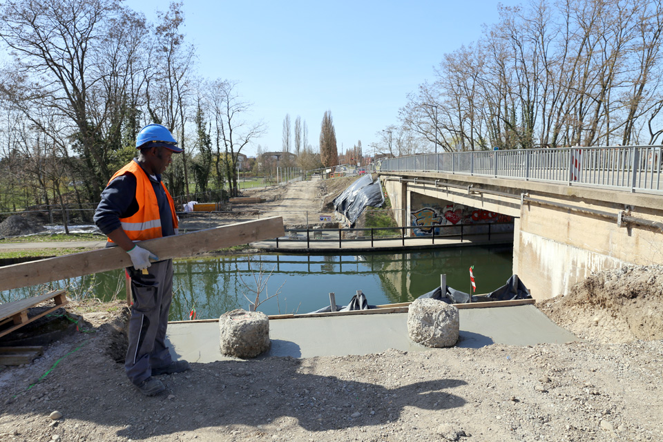 Passerelle piétons - cyclistes : Travaux au pont des Vignes
